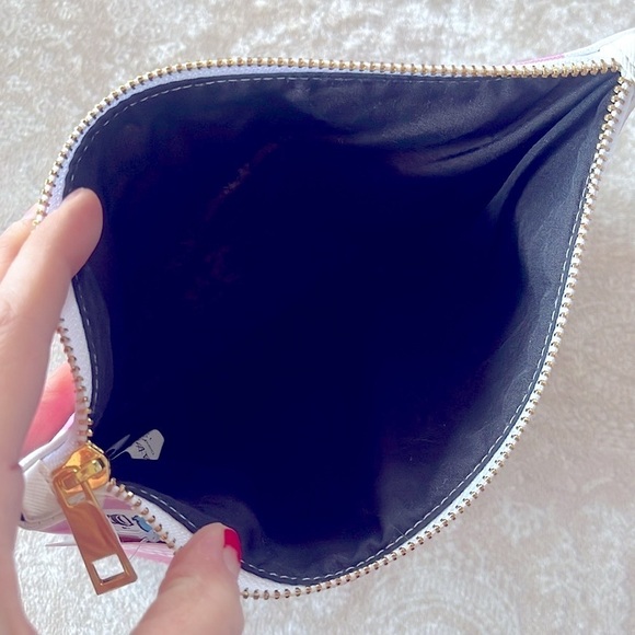 Brand New Hello Kitty Checkered Pink & White Large Zippered Pouch, Pin & Pencils - Picture 15 of 16